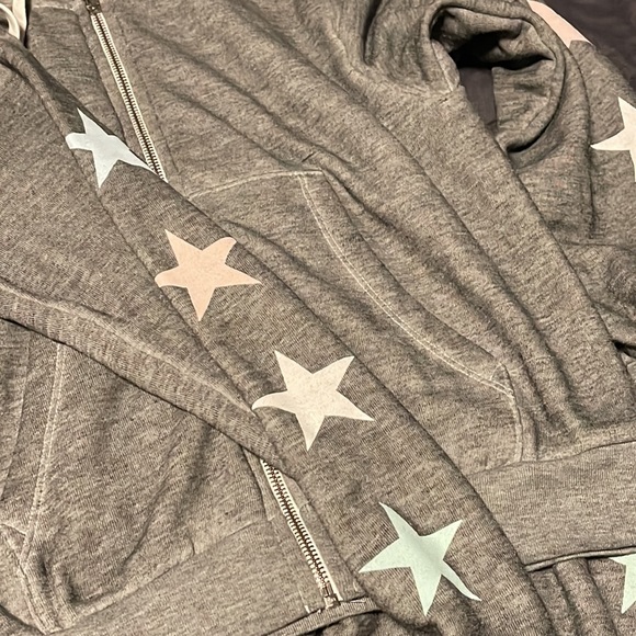 ⭐️Wildfox⭐️🦊Jogger Set EUC!  Loungewear Sweatsuit Gray w/ Stars Hoodie Size XS - Picture 5 of 12